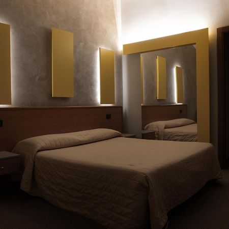 Dealuna Motel Fidenza Eksteriør billede