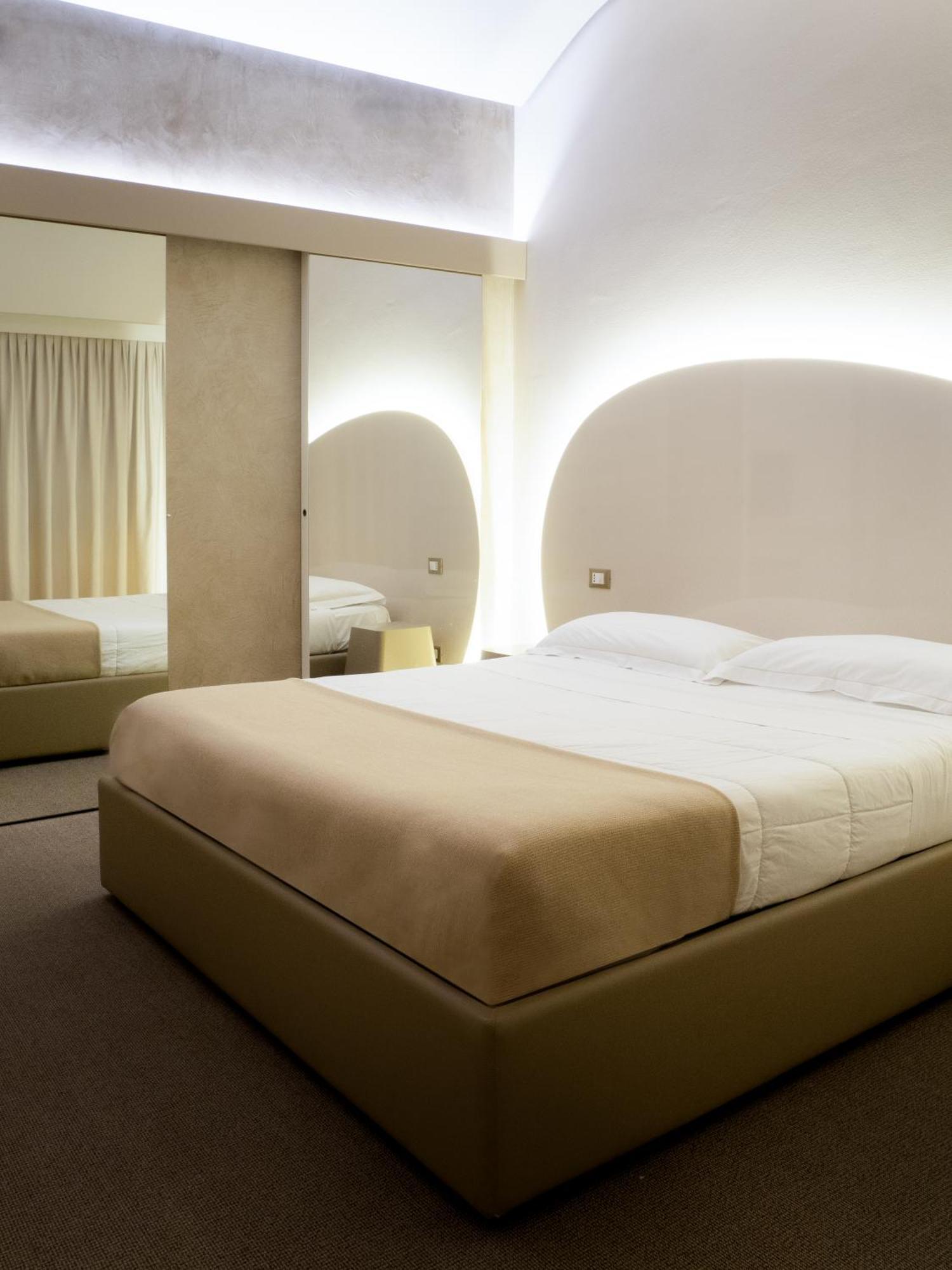 Dealuna Motel Fidenza Eksteriør billede