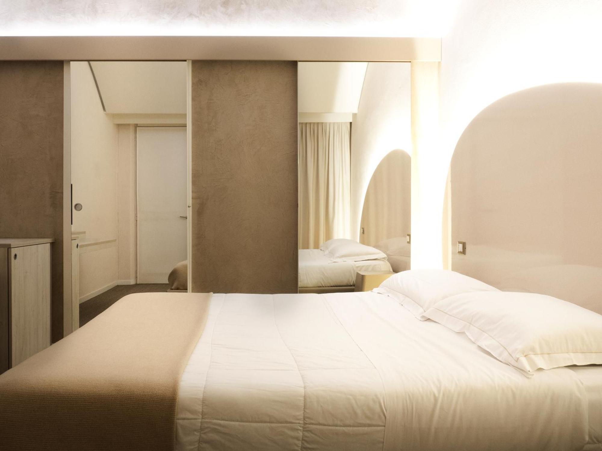 Dealuna Motel Fidenza Eksteriør billede