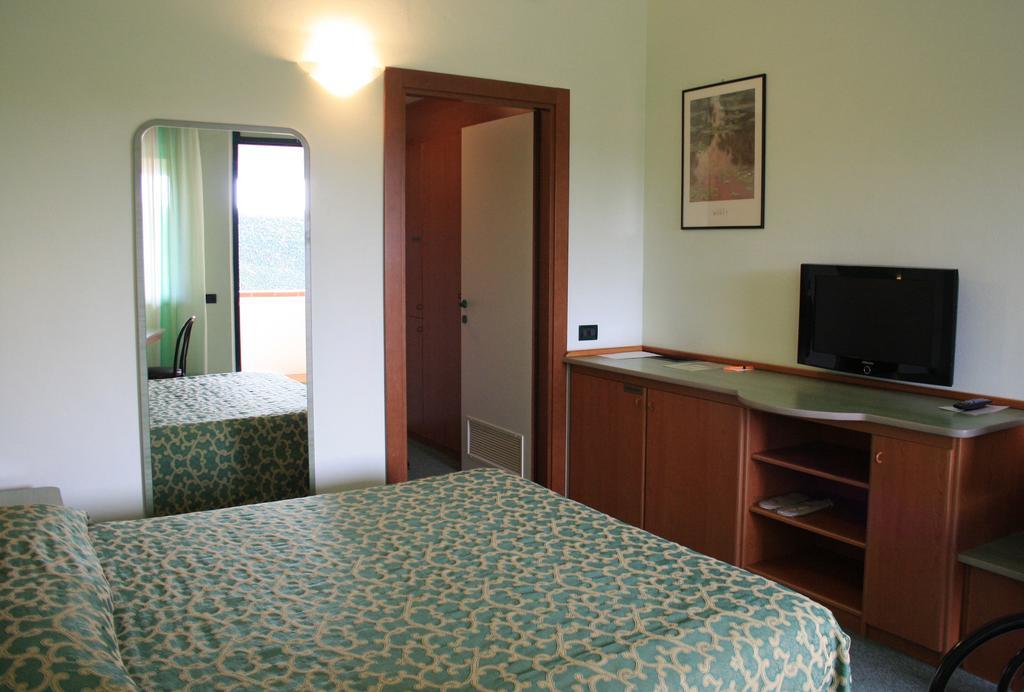 Dealuna Motel Fidenza Eksteriør billede